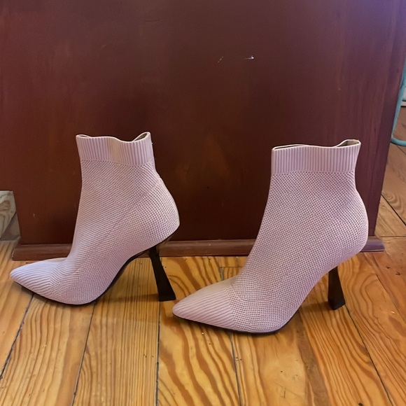 Marc Fisher LTD Booties-  New without box.  Sz 6.5 - Picture 2 of 4